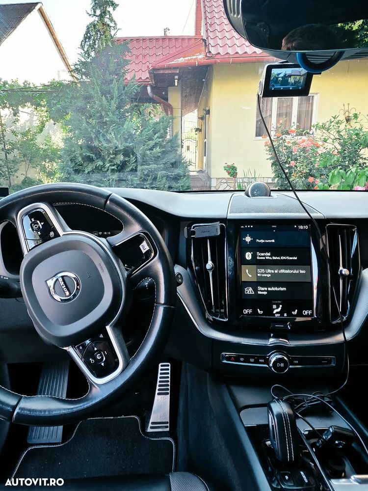 Volvo XC 60 B5 MHEV AWD R-Design - 17