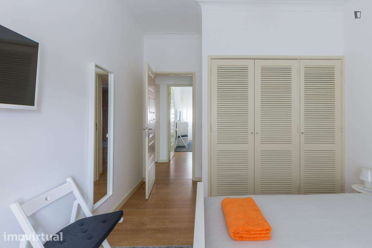 Quarto - localizado em Matosinhos Porto - Grande imagem: 3/20