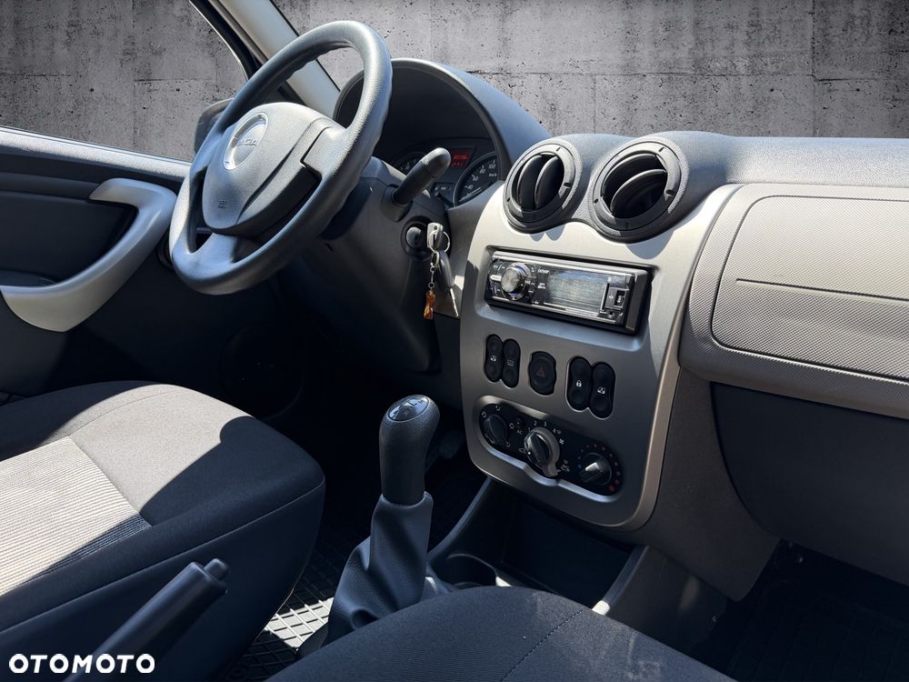 Dacia Sandero 1.2 16V Laureate II - 11