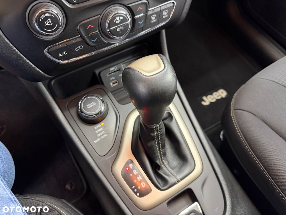 Jeep Cherokee 2.0 Multijet Active Drive I Automatik Longitude - 25