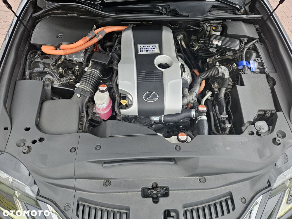 Lexus GS 300h - 22
