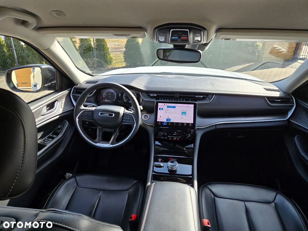 Jeep Grand Cherokee - 21