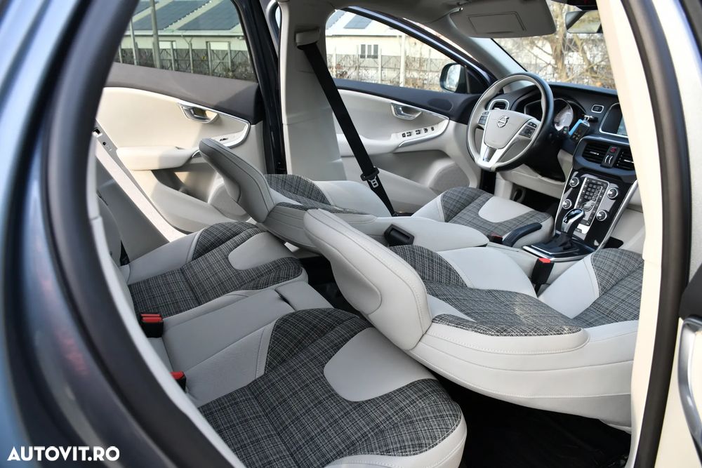 Volvo V40 D4 Geartronic Inscription - 25