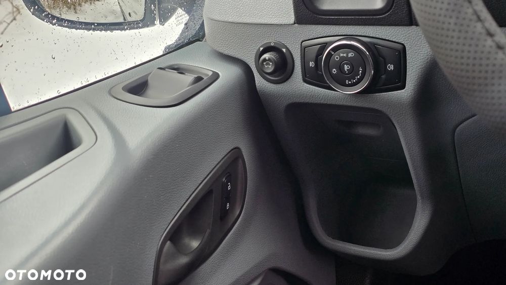 Ford Transit - 33