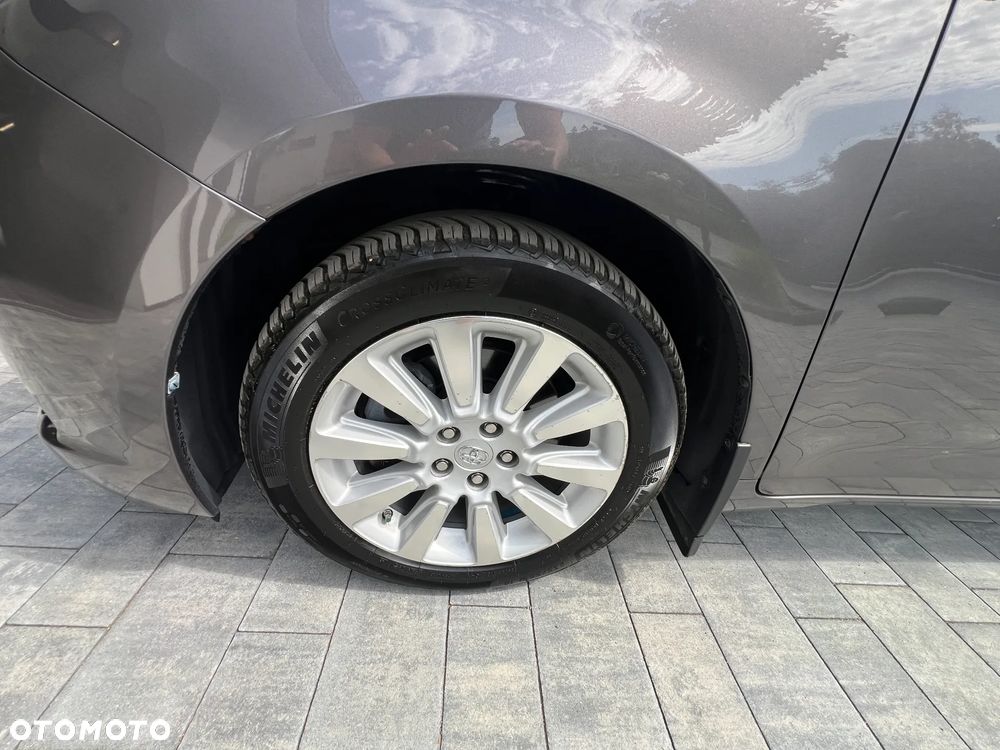 Toyota Sienna - 14