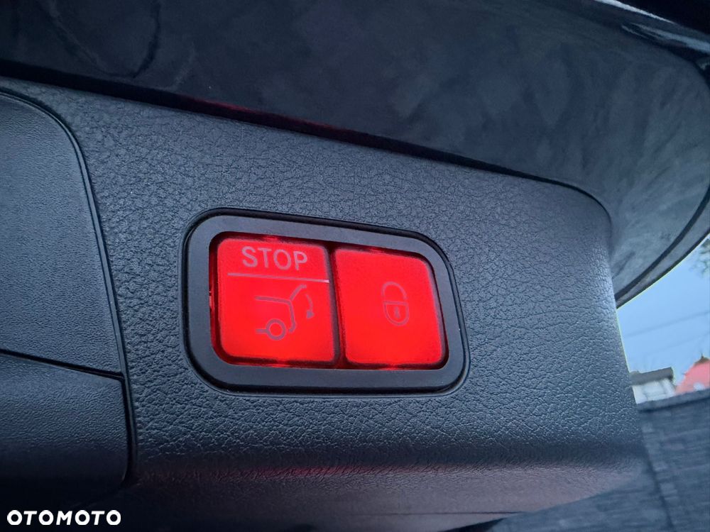 Mercedes-Benz GLB 250 4Matic 8G-DCT - 18