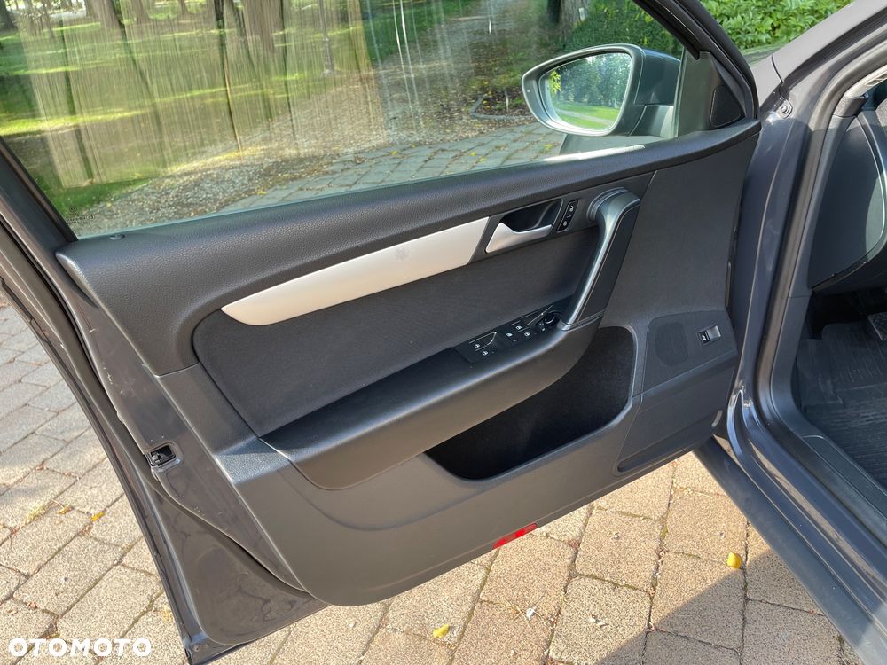 Volkswagen Passat 2.0 TDI BlueMotion Technology Comfortline - 16