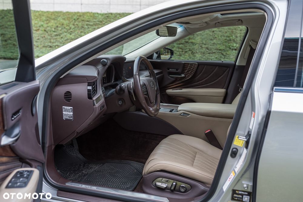 Lexus LS - 39