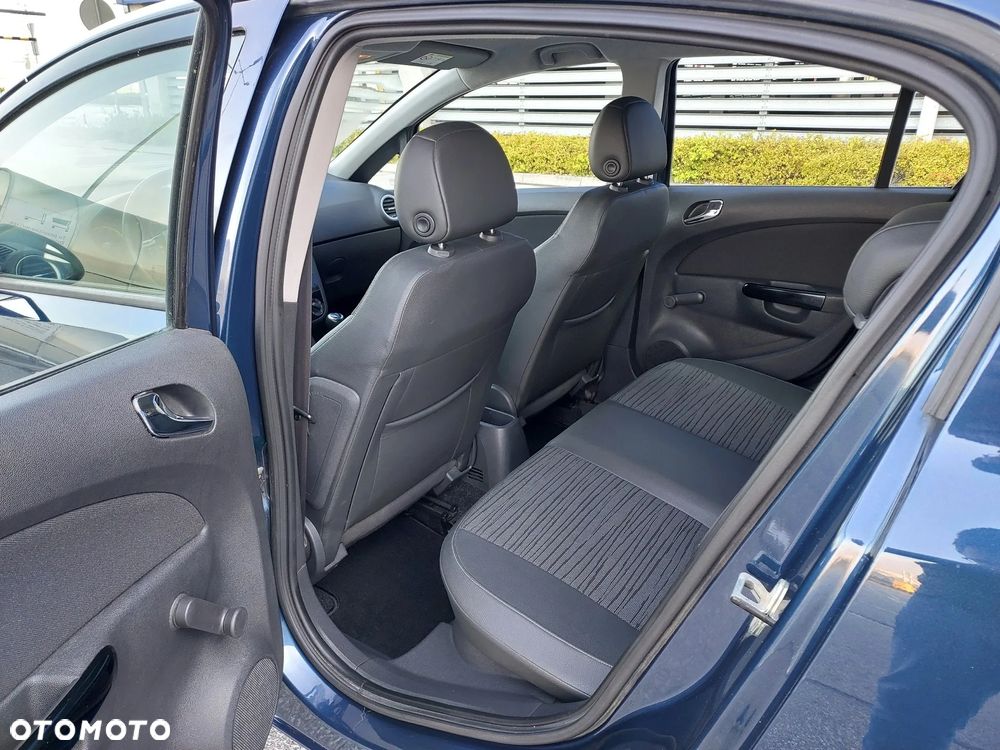 Opel Corsa 1.2 16V Cosmo - 19
