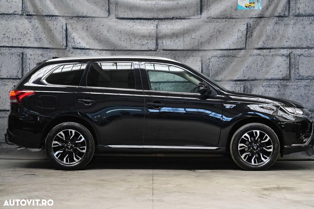Mitsubishi Outlander 2.0 4WD Plus - 4