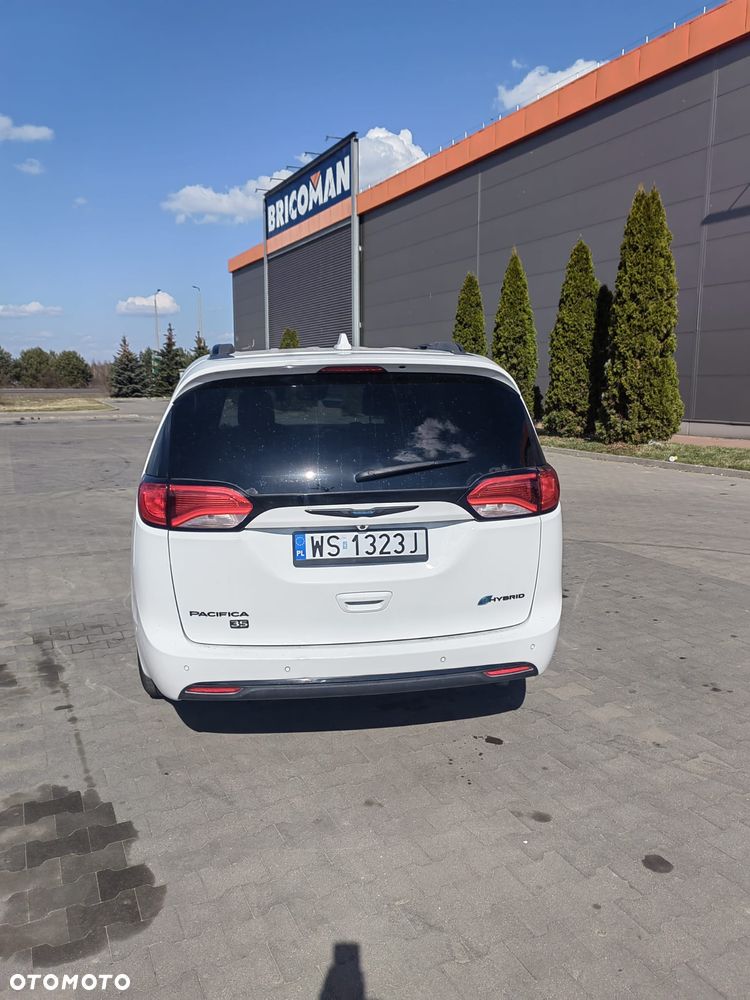 Chrysler Pacifica - 12