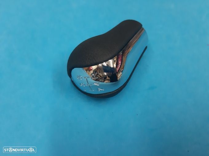 Moca manete velocidades Toyota Corolla Avensis Yaris Aygo 5 e 6v (PELE) cromada NOVA - 7