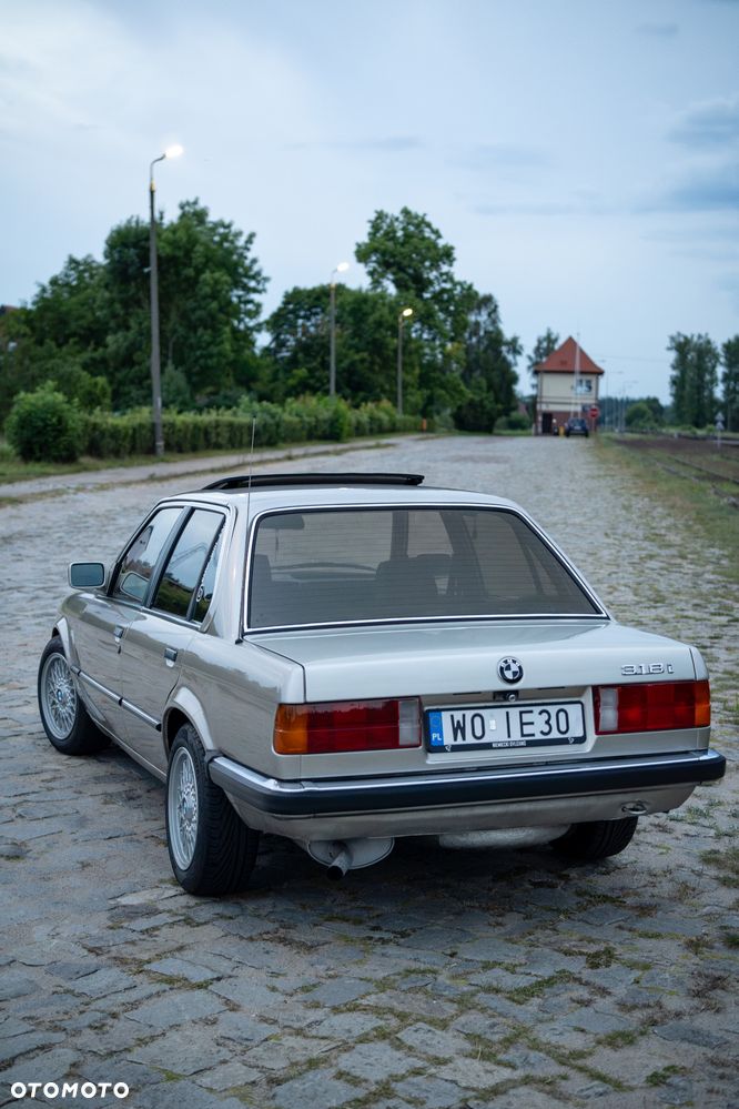 BMW Seria 3 318i - 8