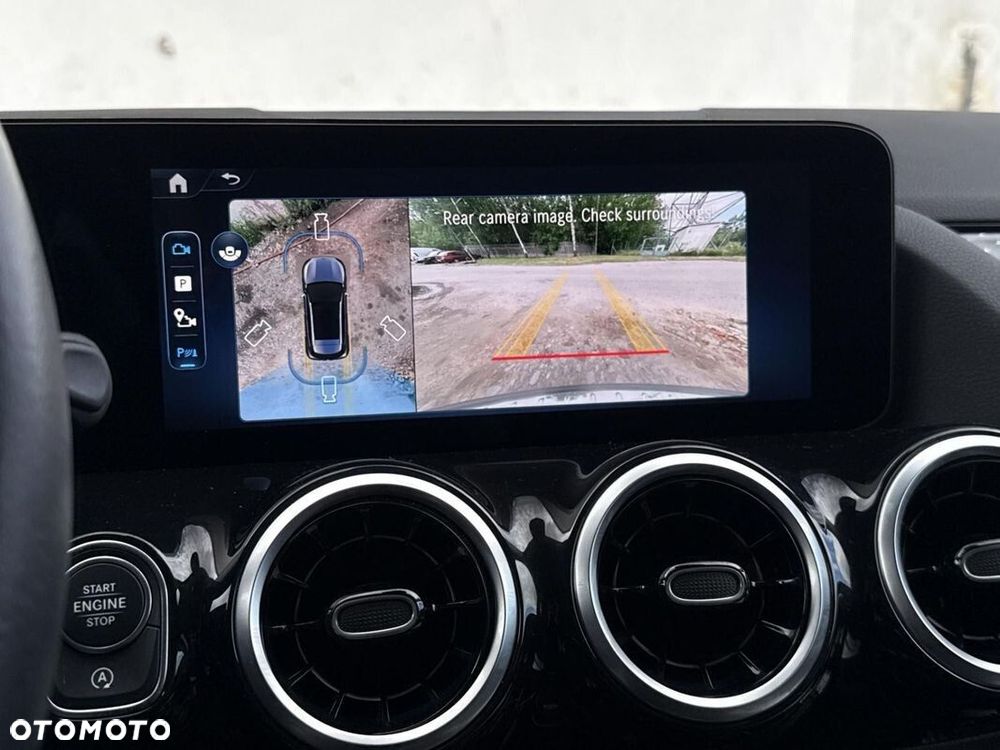 Mercedes-Benz GLA - 23
