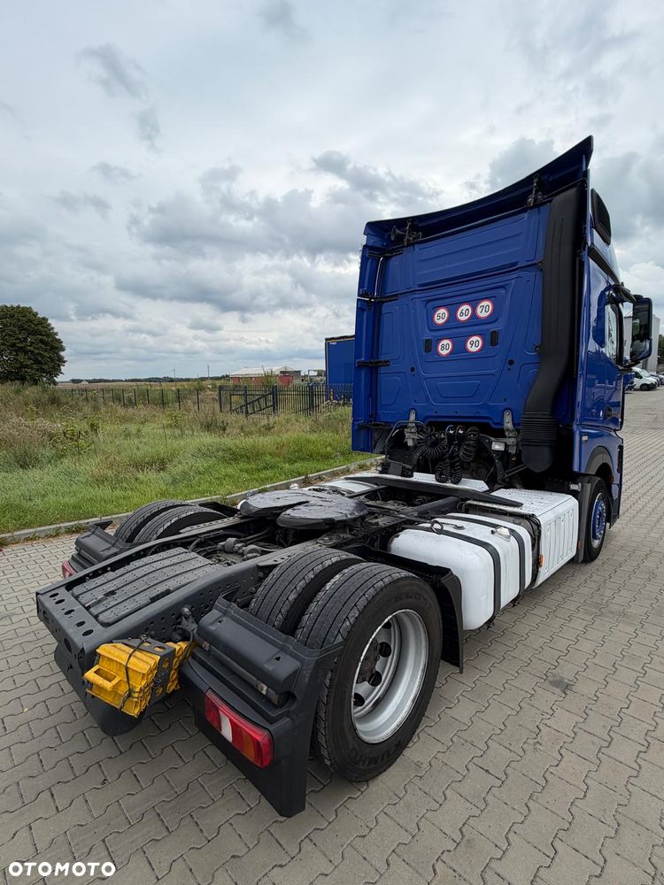 Mercedes-Benz Actros - 4