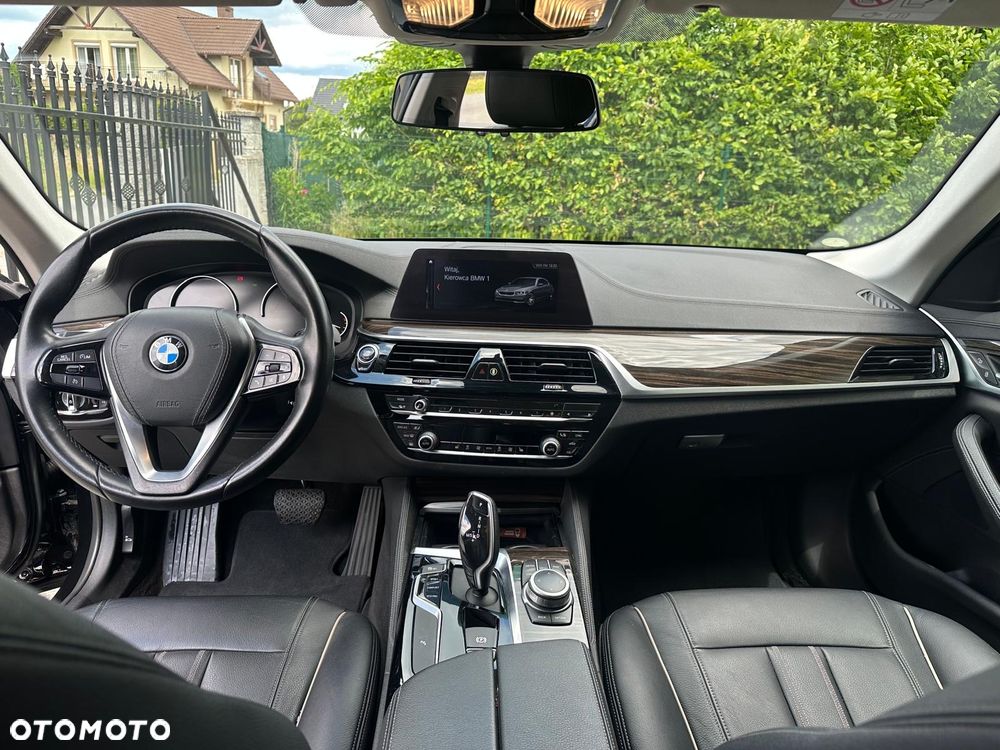 BMW Seria 5 518d Luxury Line - 12