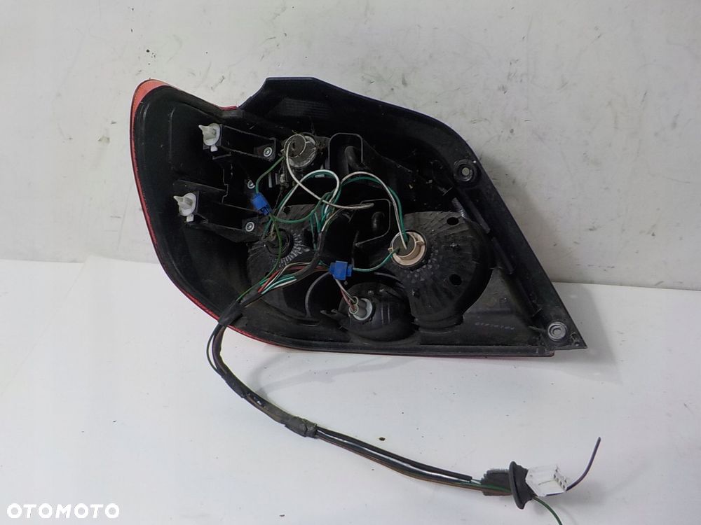 MITSUBISHI OUTLANDER I LAMPA PRAWA TYŁ TYLNA LED - 4
