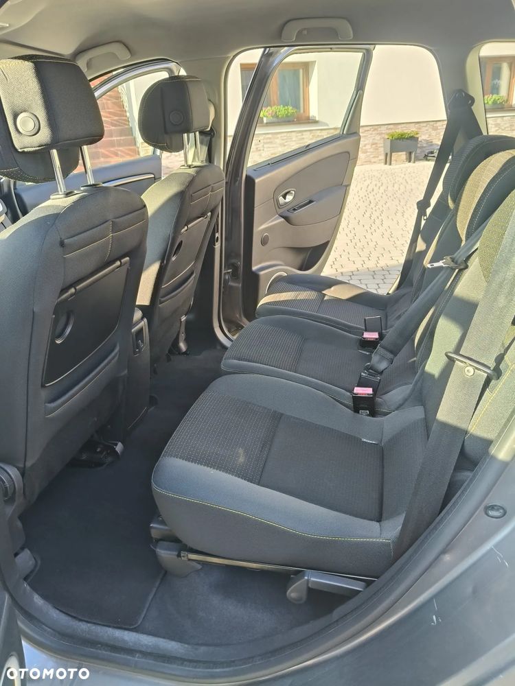 Renault Scenic 1.6 16V Confort Expression - 6