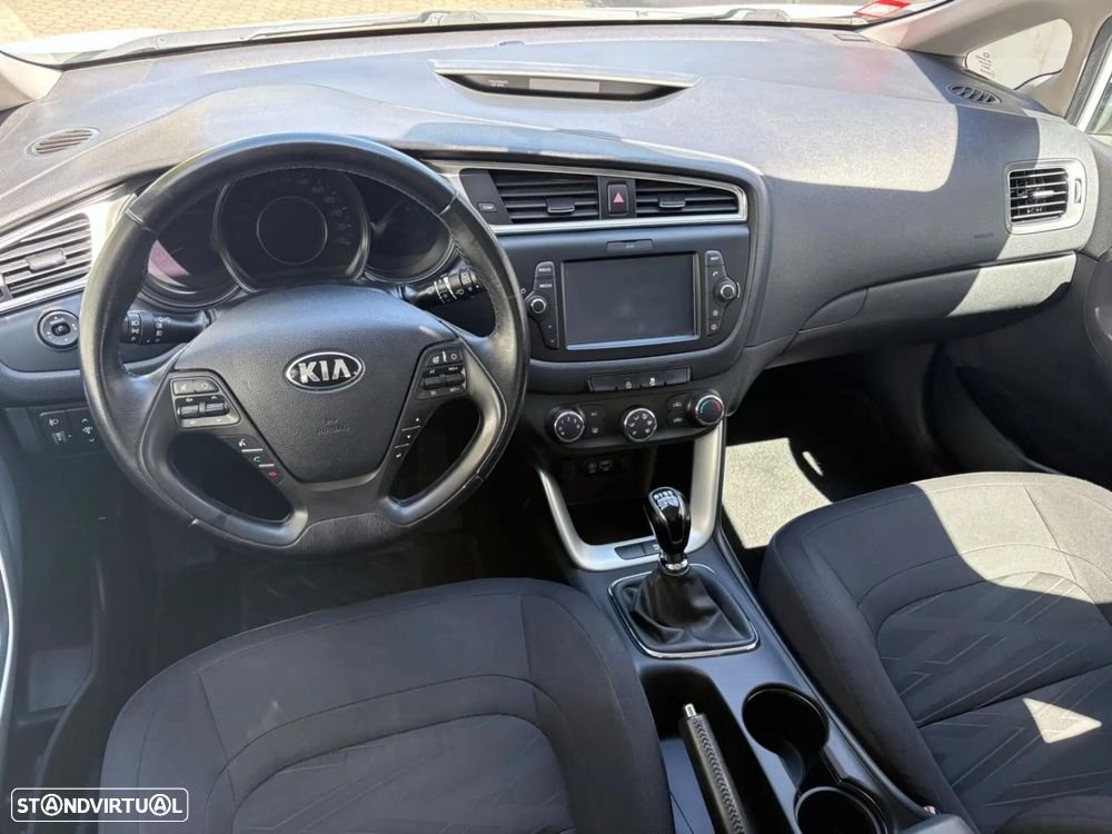 Kia Ceed SW 1.6 CRDi Nav Line - 31