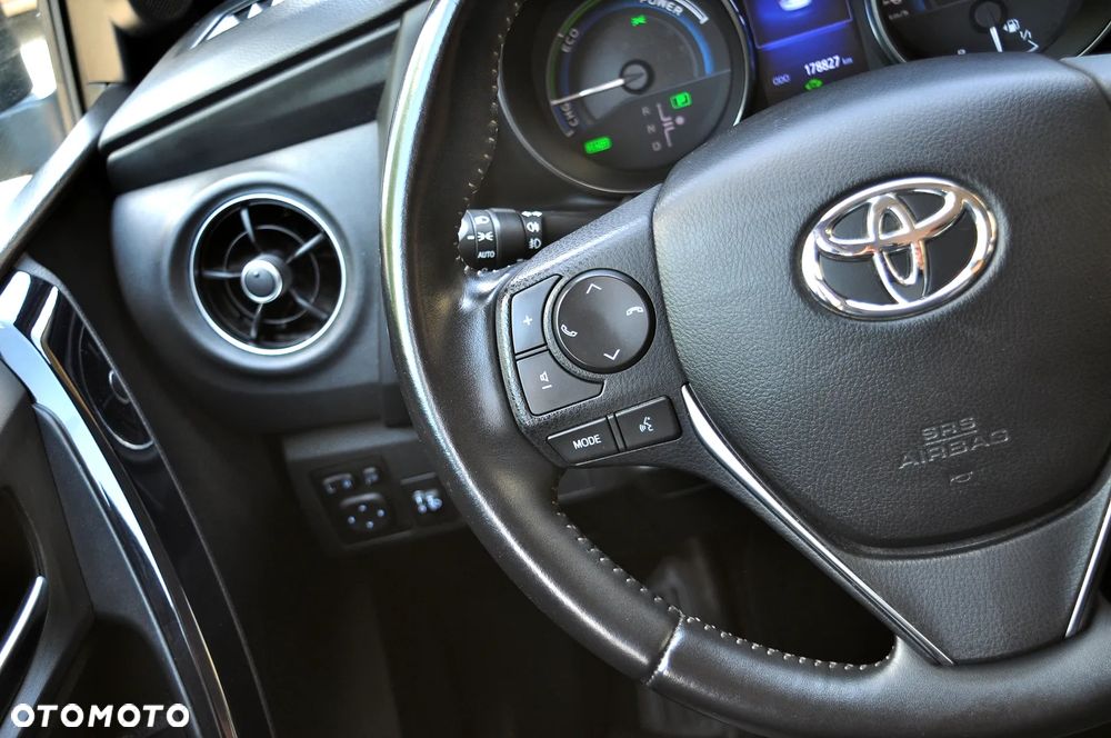 Toyota Auris 1.8 HSD Sol - 27