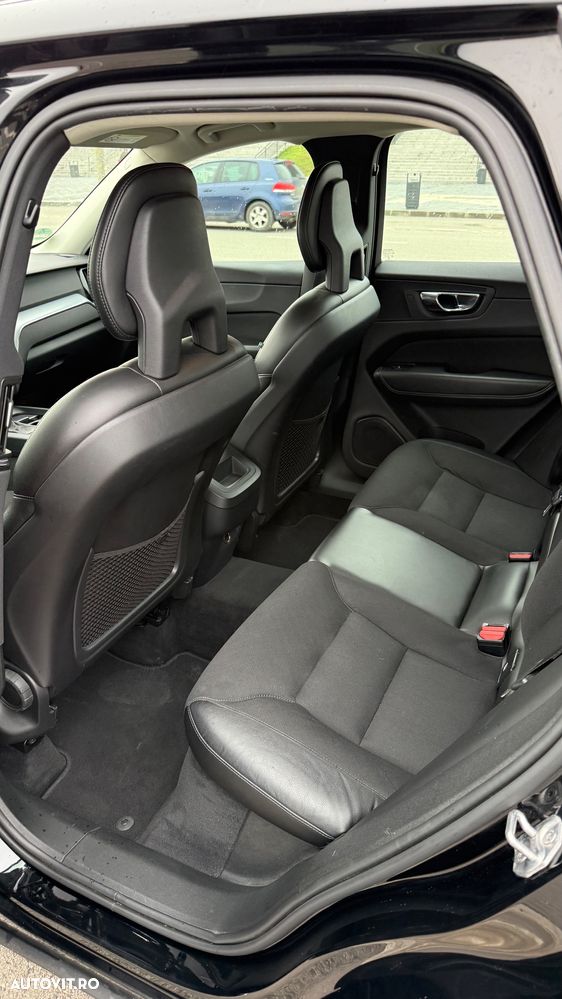 Volvo XC 60 D4 AWD Geartronic Momentum - 8