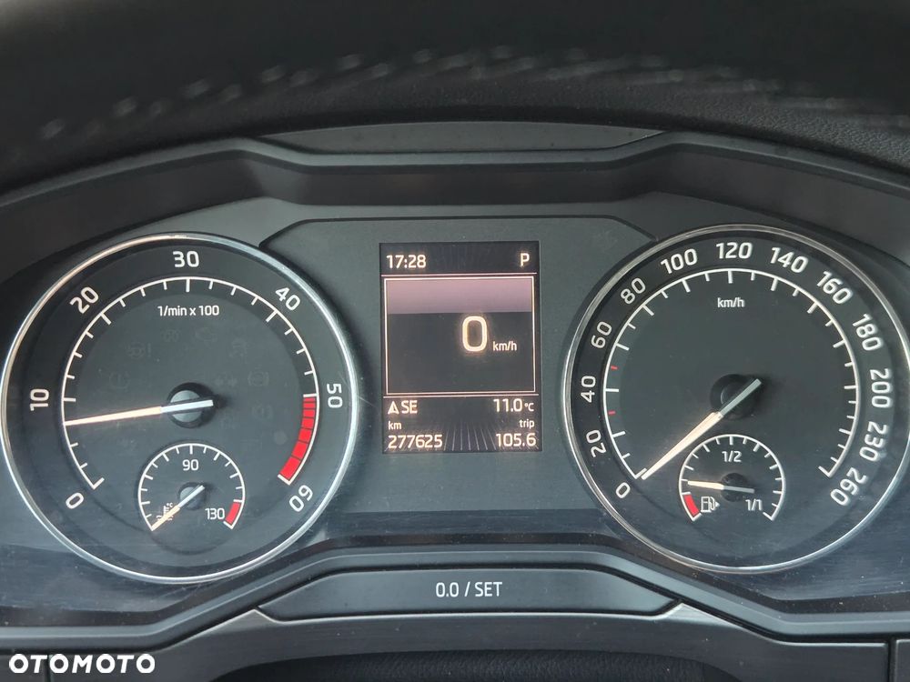 Skoda Superb 2.0 TDI Style DSG - 11