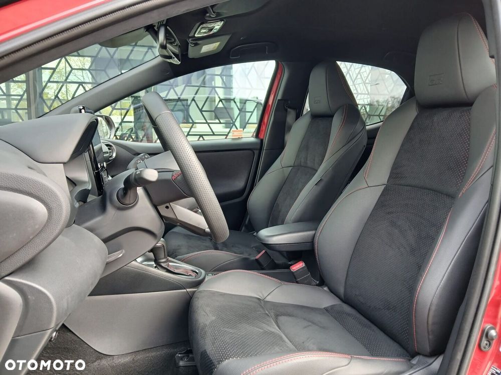 Toyota Yaris Hybrid 1.5 GR Sport - 6