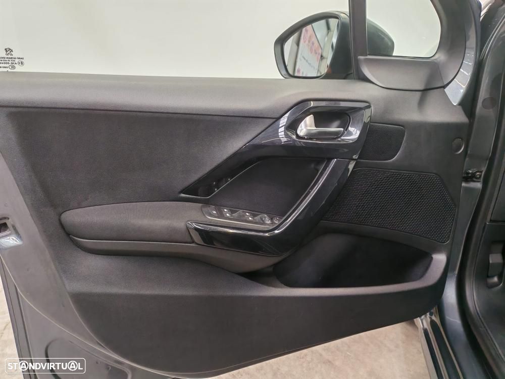 Peugeot 208 1.6 BlueHDi Style - 16