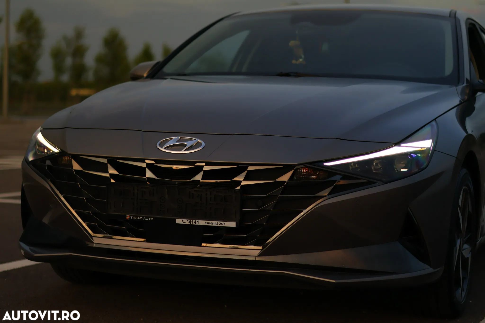 Hyundai Elantra 1.6 l 123 CP CVT Exclusive Navi - 1