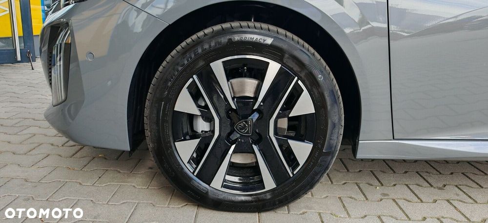 Peugeot 208 - 10