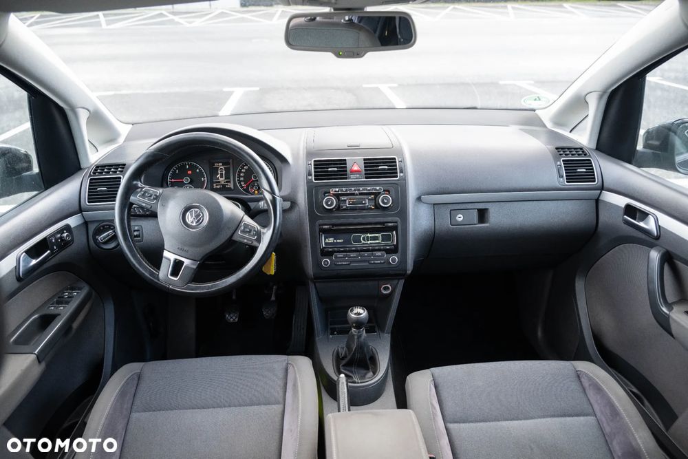 Volkswagen Touran 2.0 TDI DPF MATCH - 17