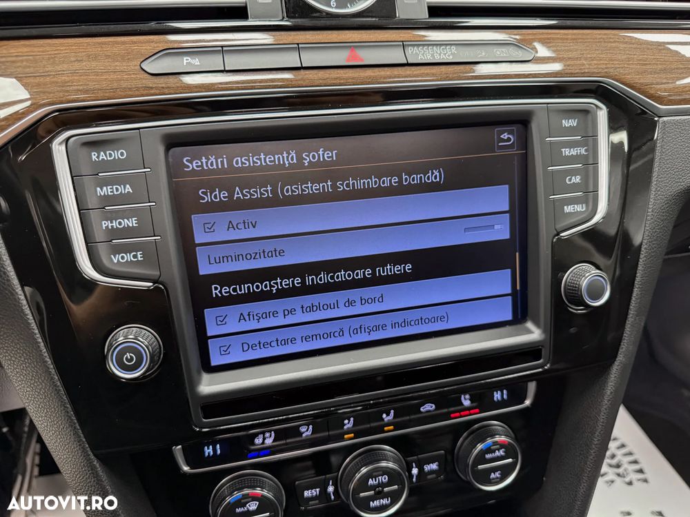 Volkswagen Passat Variant 2.0 TDI DSG 4Motion Highline - 39