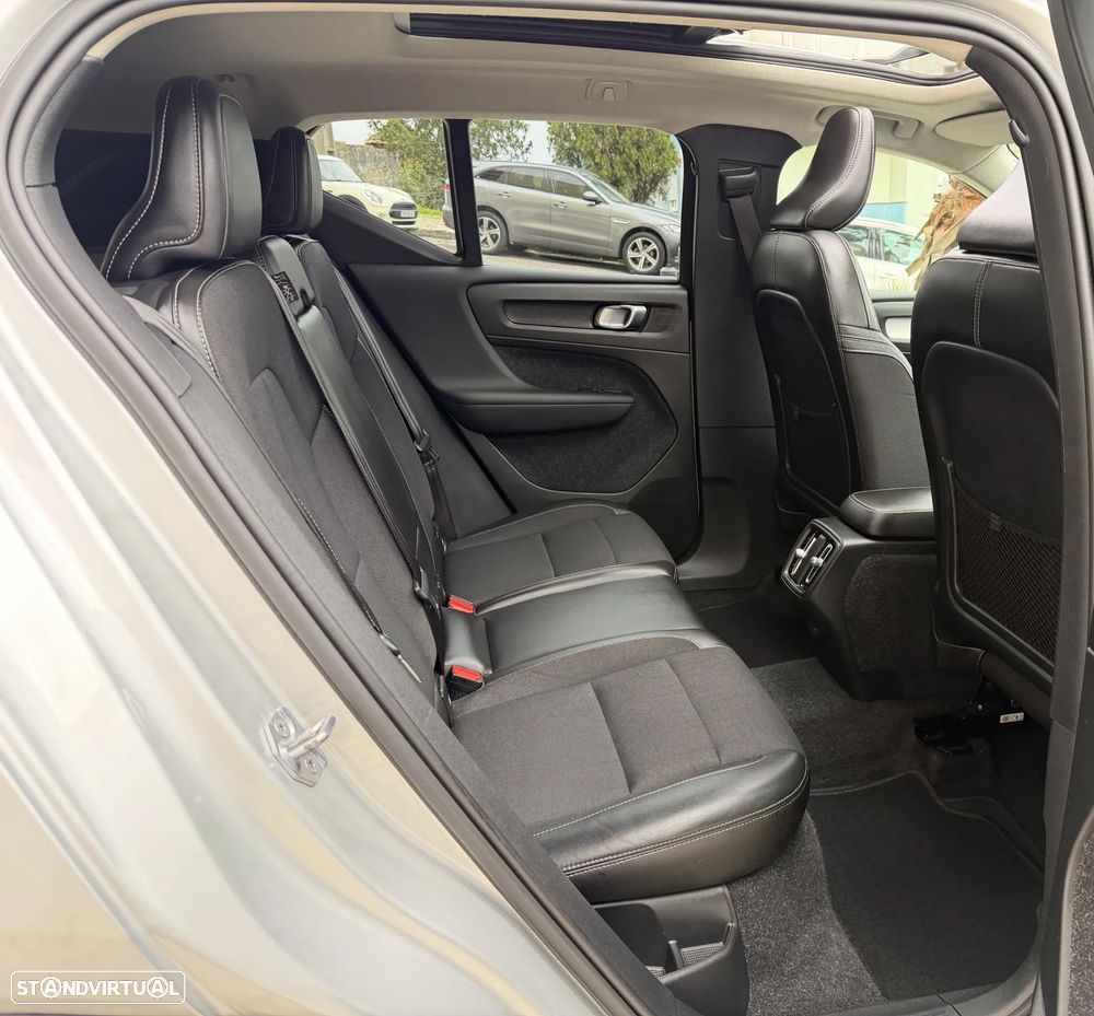 Volvo XC 40 1.5 T3 Momentum Tech Edition - 27