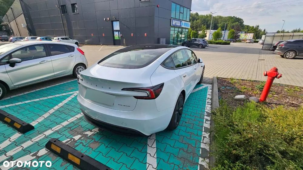 Tesla Model 3 - 11