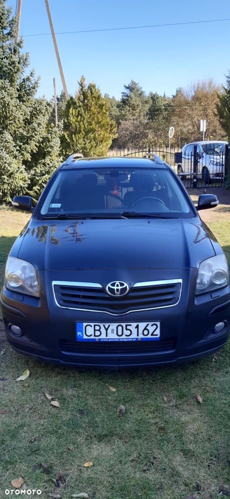 Toyota Avensis - 1