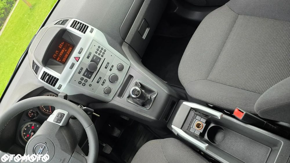 Opel Zafira - 14