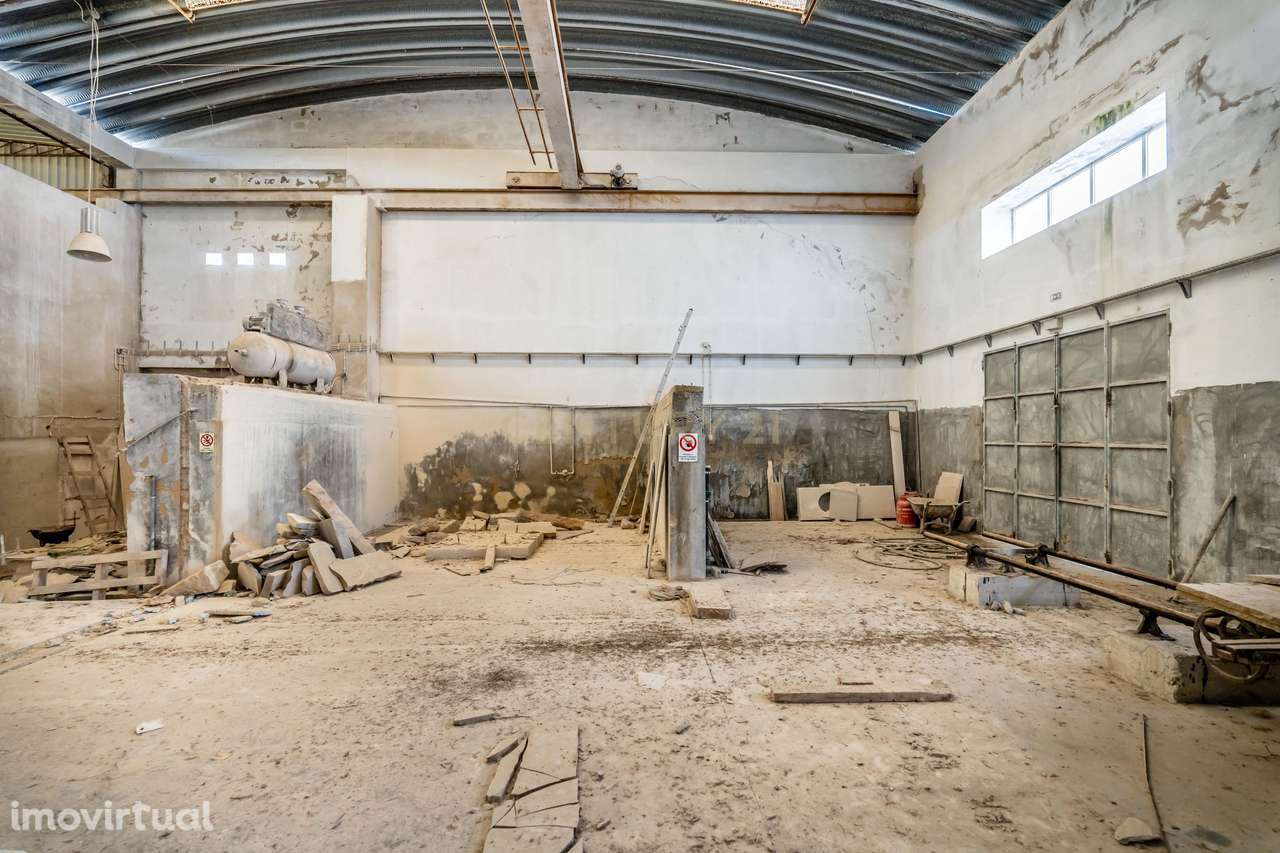 Armazéns no centro de Loulé - Grande imagem: 4/41