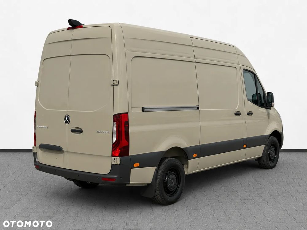 Mercedes-Benz Sprinter - 3