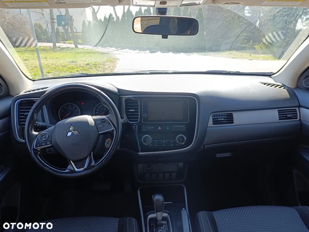 Mitsubishi Outlander 2.4 4WD CVT Instyle - 8