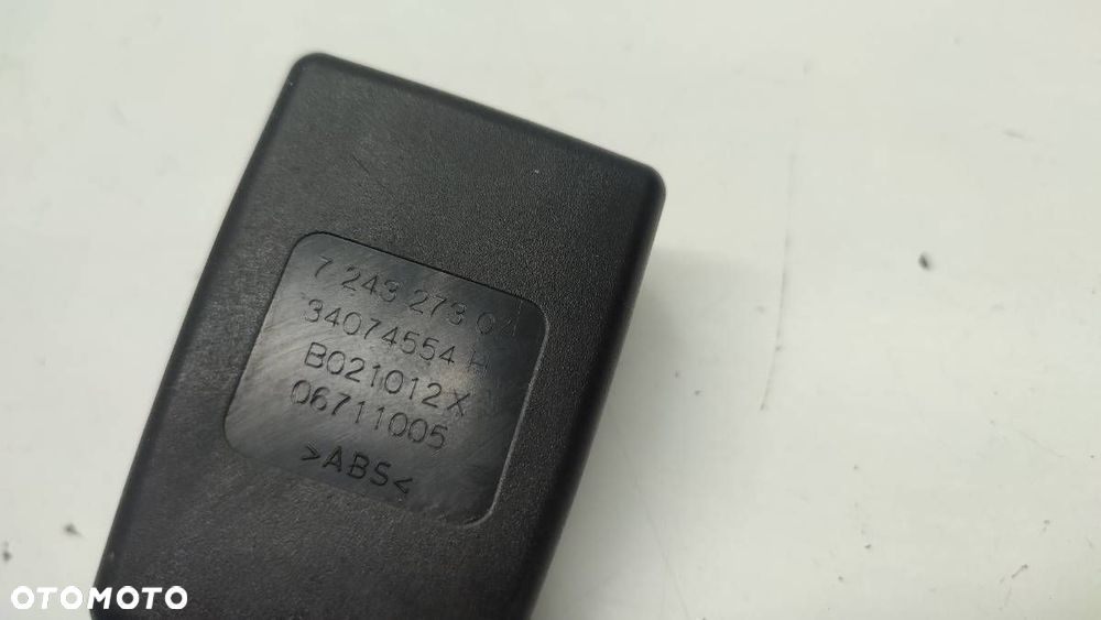 ZAPINKA PASA LEWY TYŁ BMW F10 2012 EUROPA - 3