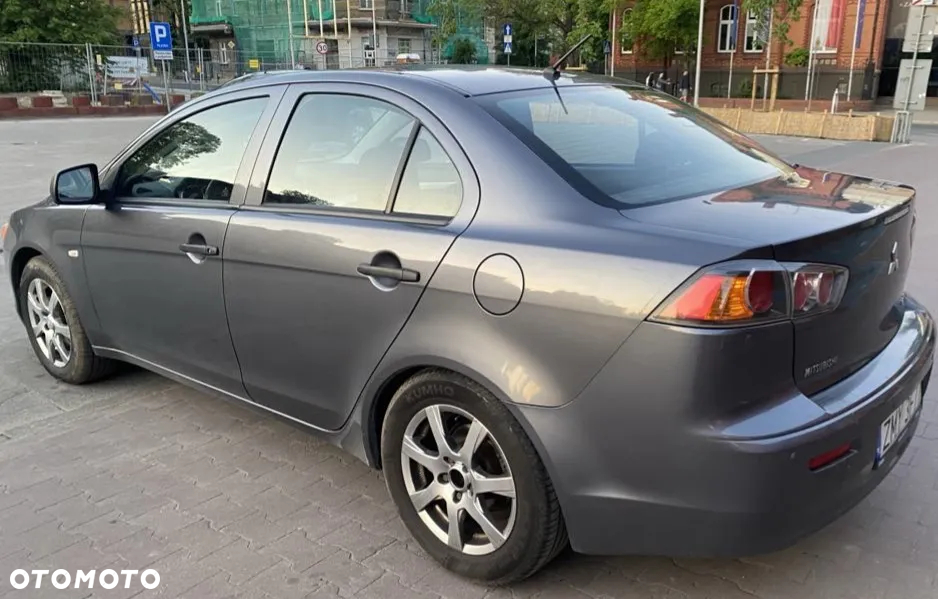 Mitsubishi Lancer 1.6 Inform - 6