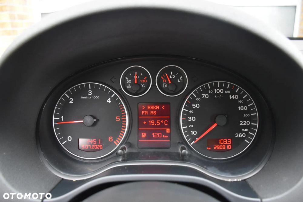 Audi A3 Sportback 2.0 TDI DPF Ambiente - 24