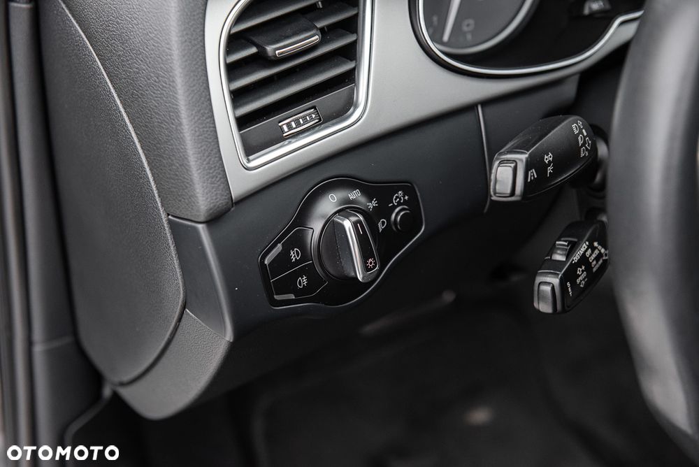 Audi S4 Avant S tronic - 17