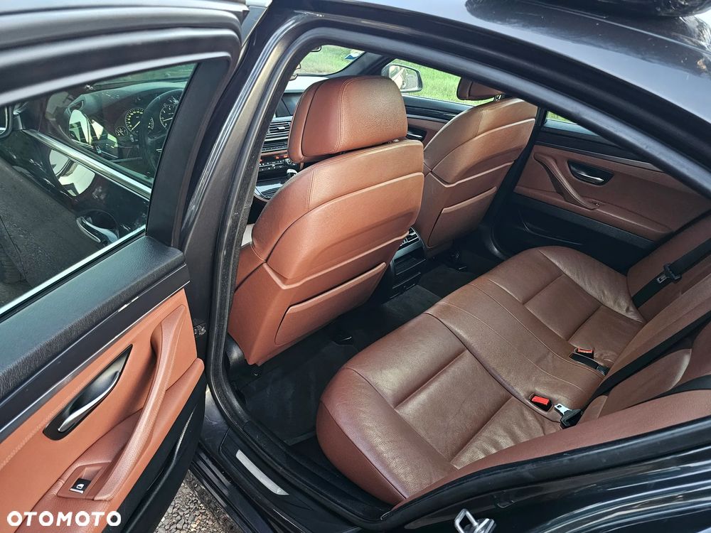 BMW Seria 5 530d Luxury Line - 22