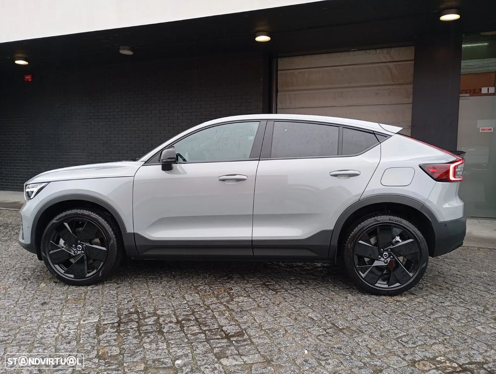 Volvo EC40 82 kWh Single Motor Extended Range Black Edition - 11