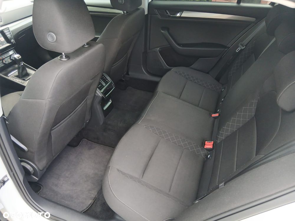 Skoda Superb 1.6 TDI Style - 36
