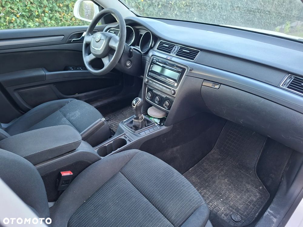 Skoda Superb 2.0 TDI Business - 10