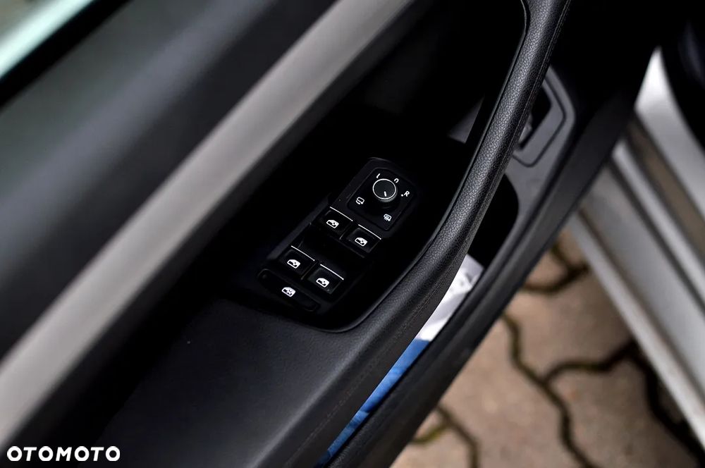 Volkswagen Passat - 14