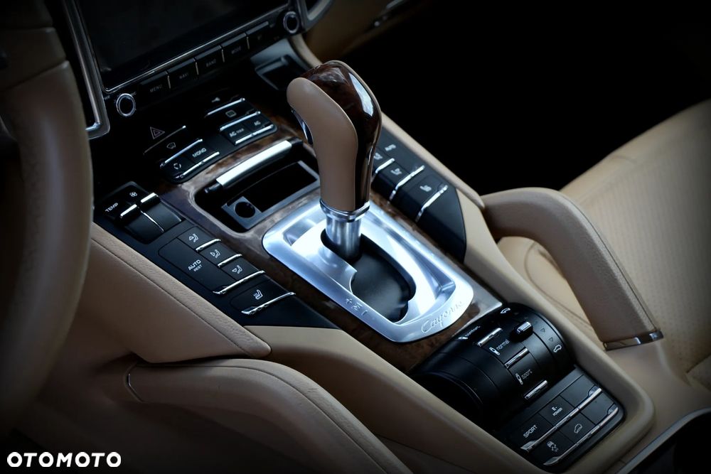 Porsche Cayenne - 9