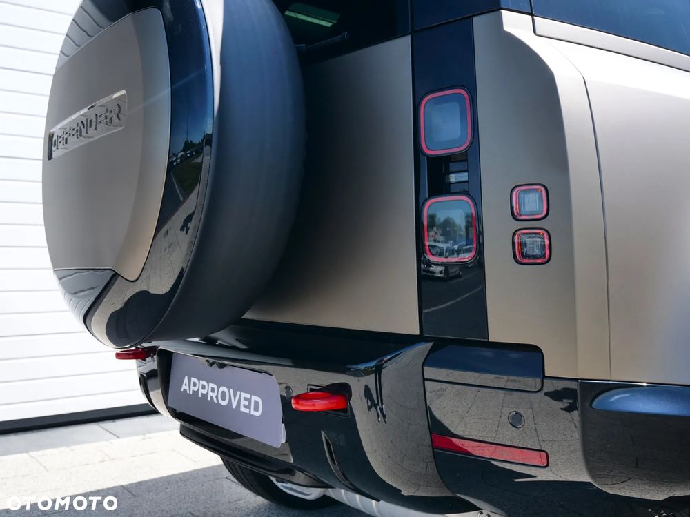 Land Rover Defender - 13